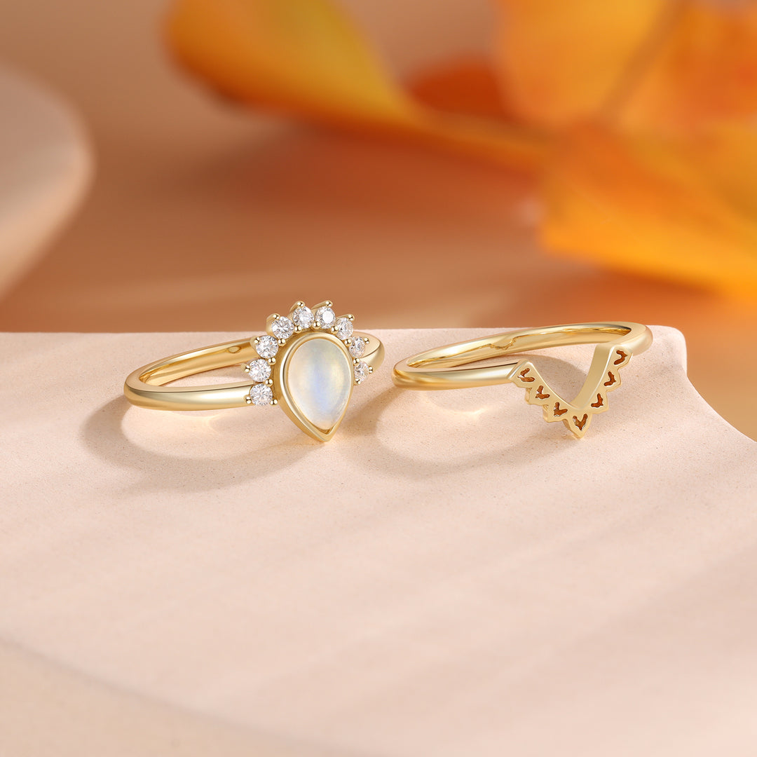 Gold Natural Moonstone Ring