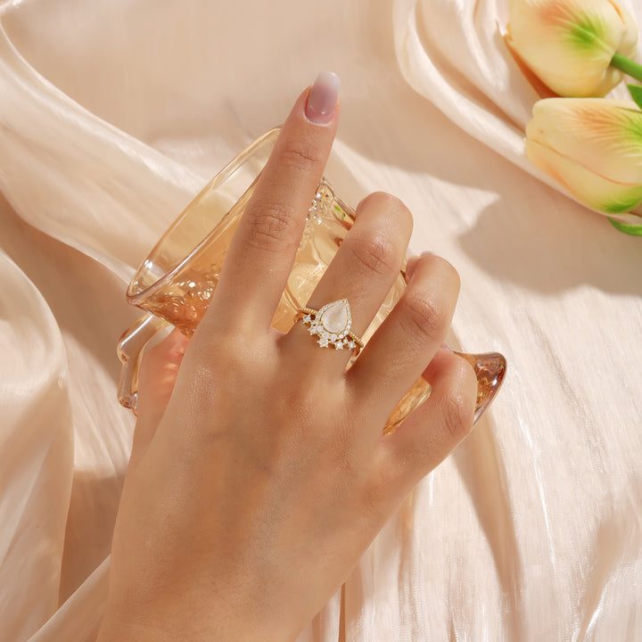 Gold Natural Moonstone Ring