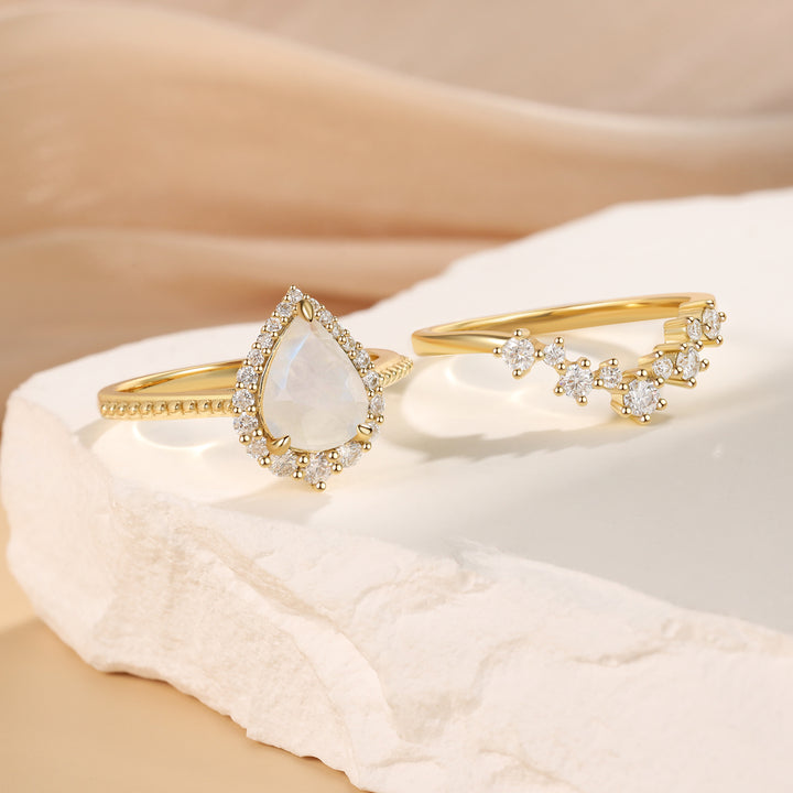 Gold Natural Moonstone Ring